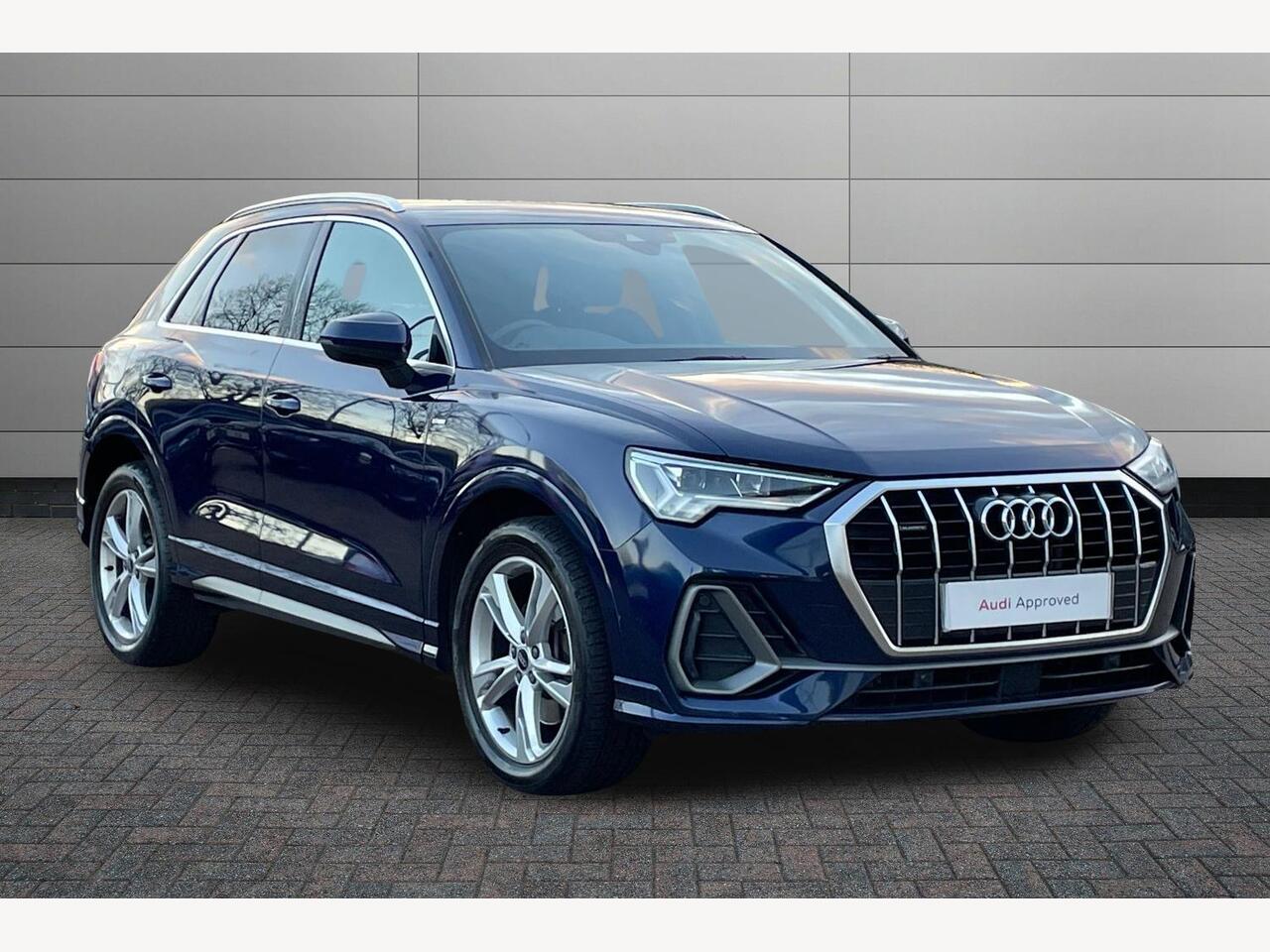 Main listing image - Audi Q3
