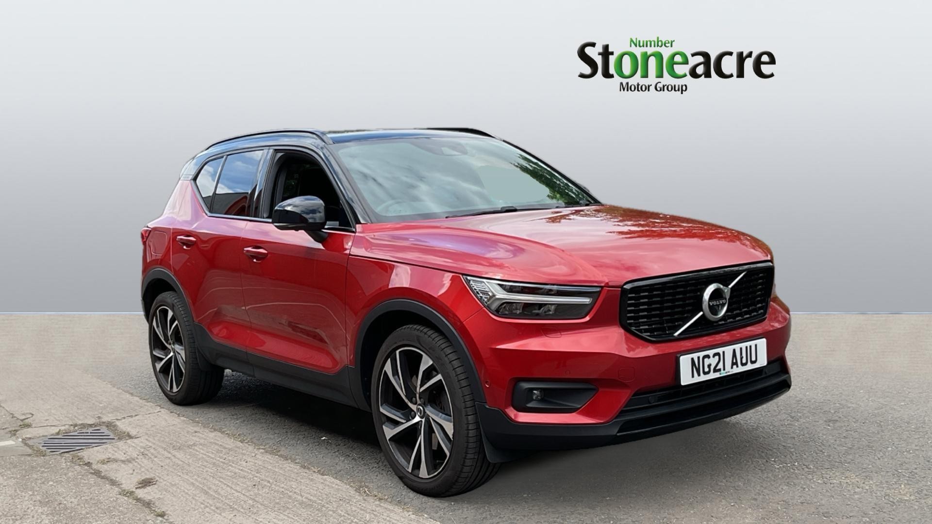 Main listing image - Volvo XC40 Recharge