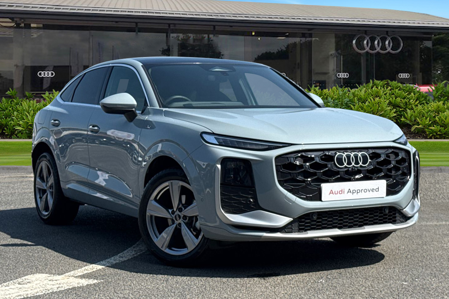 Main listing image - Audi Q3