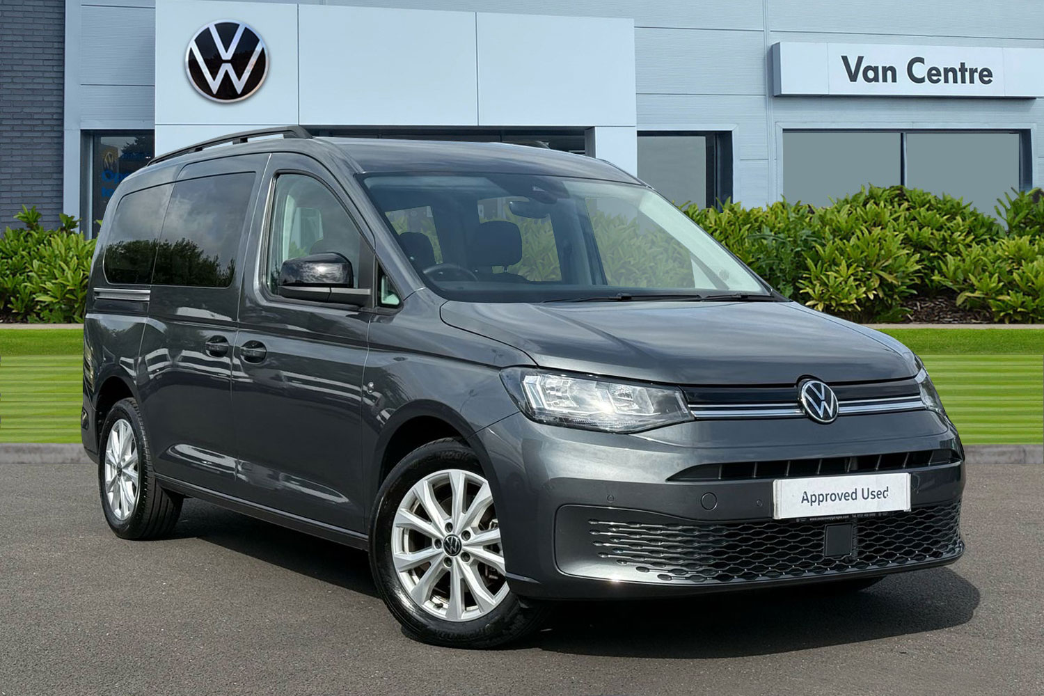 Main listing image - Volkswagen Caddy Maxi Life