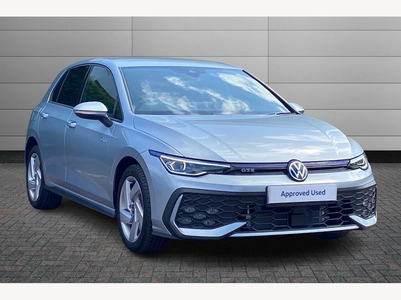 Main listing image - Volkswagen Golf GTE
