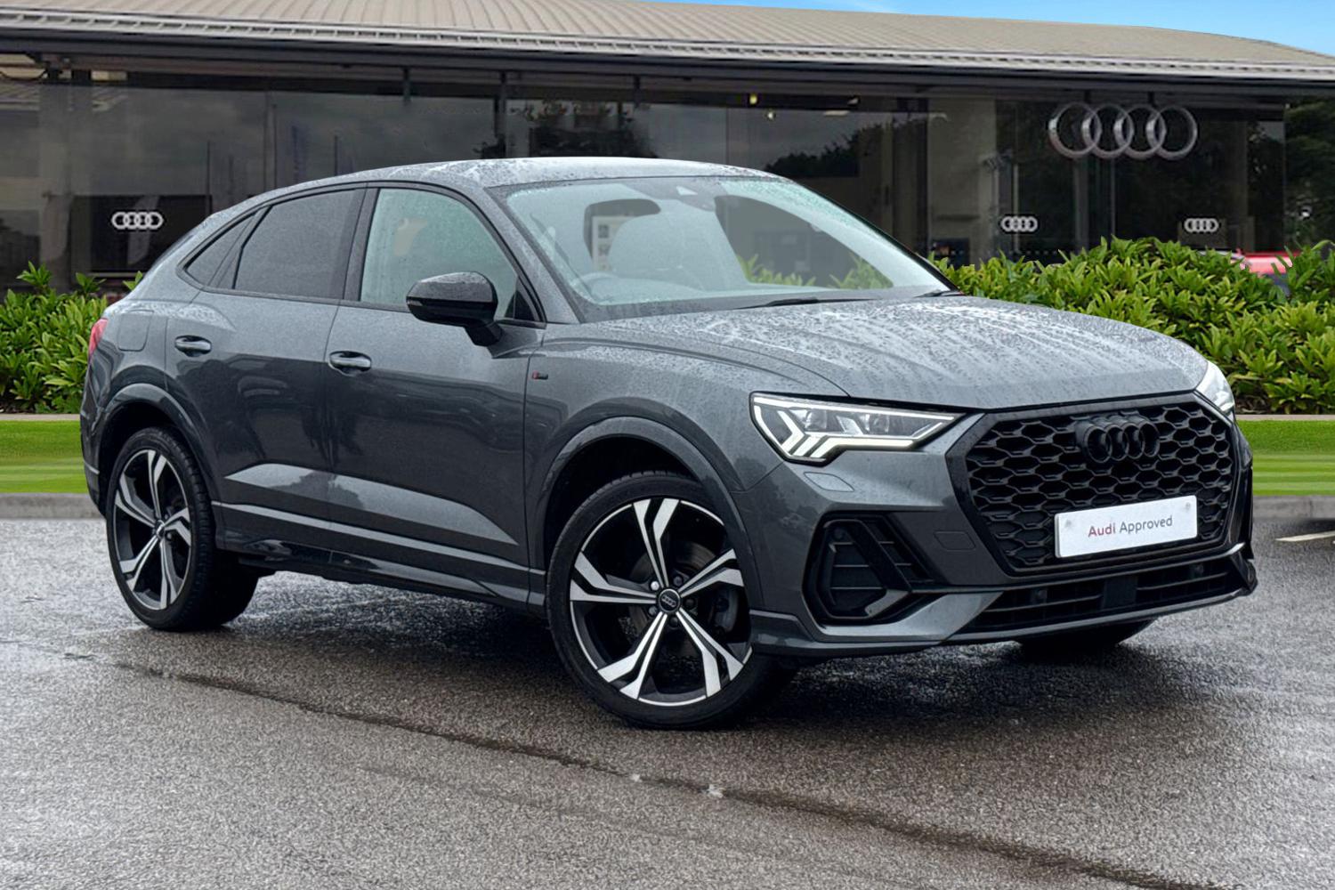 Main listing image - Audi Q3