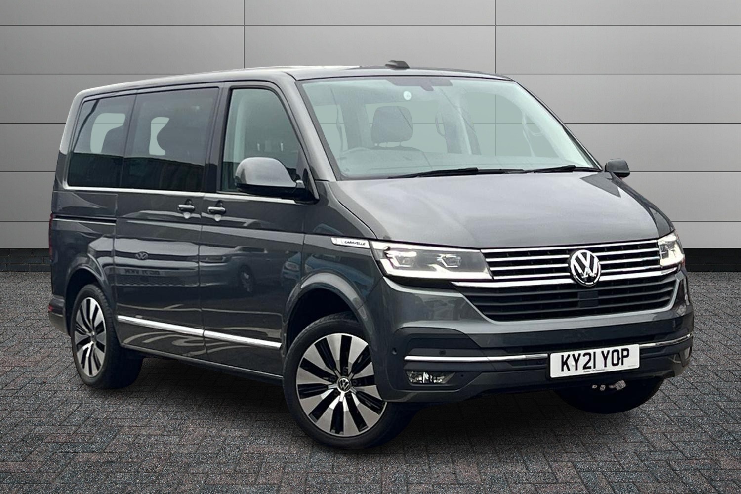 Main listing image - Volkswagen Caravelle