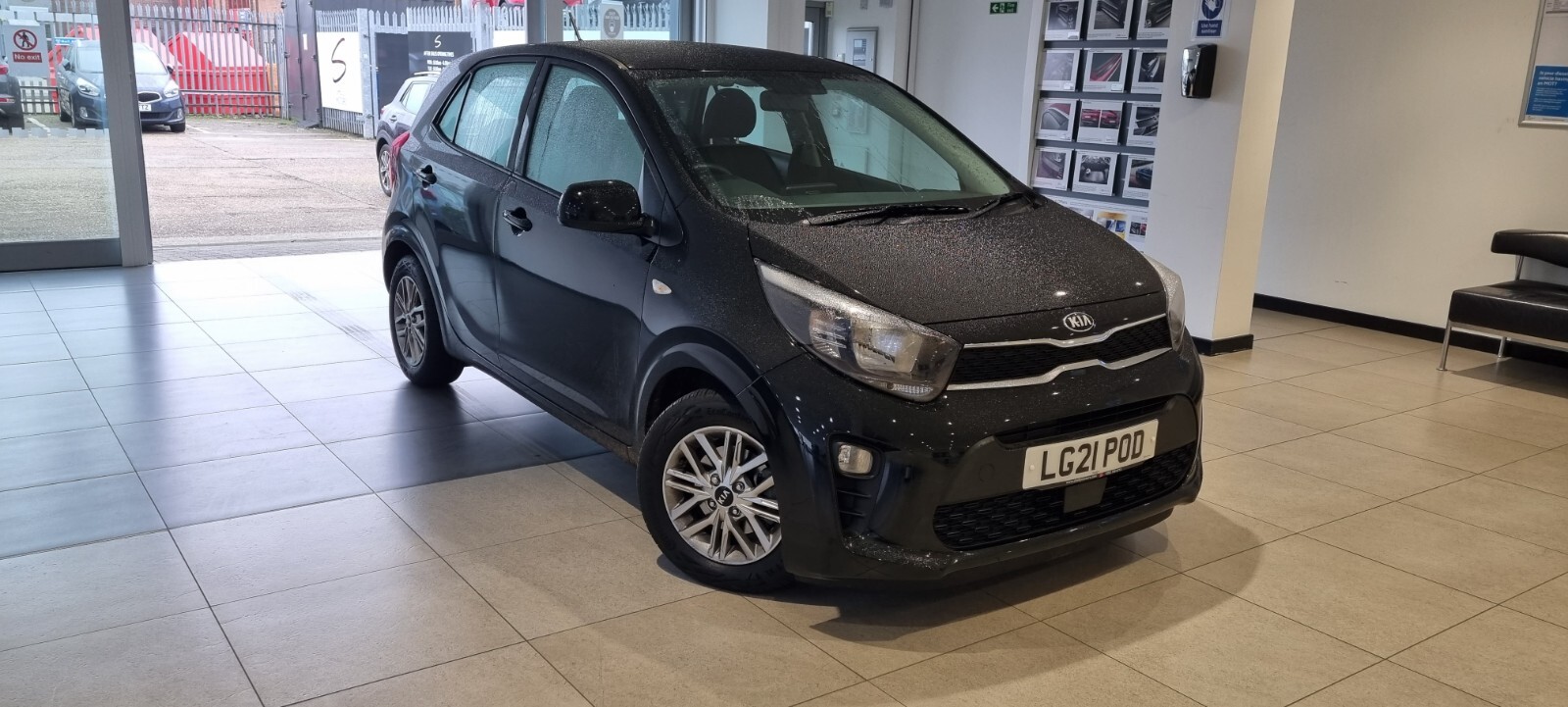 Main listing image - Kia Picanto