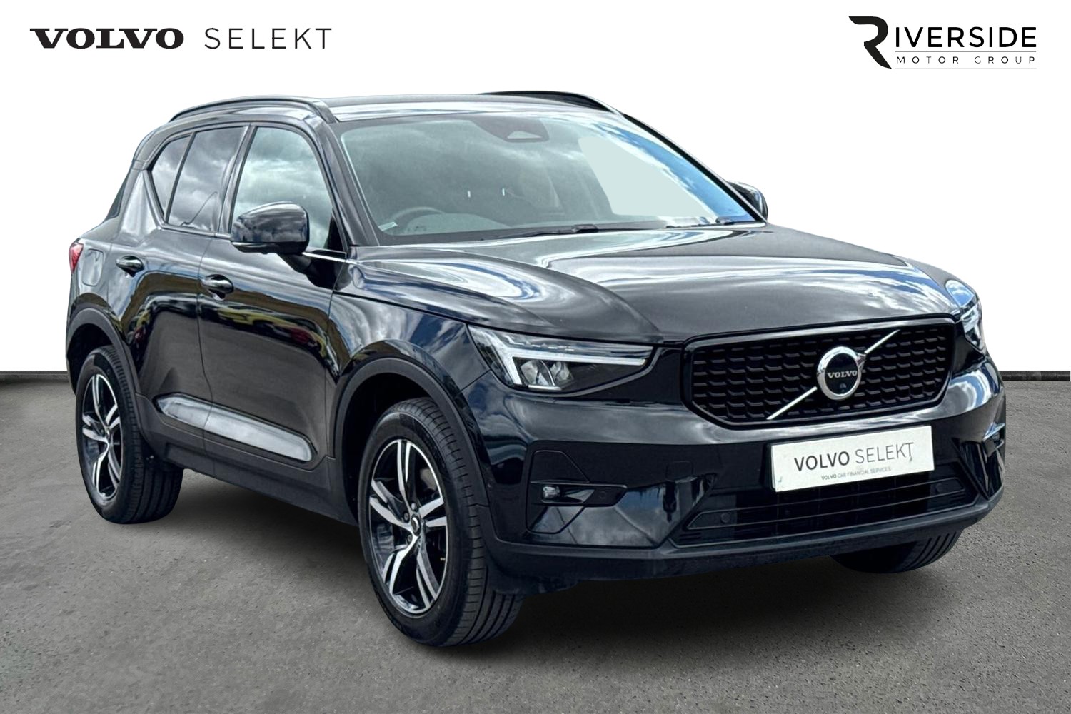Main listing image - Volvo XC40