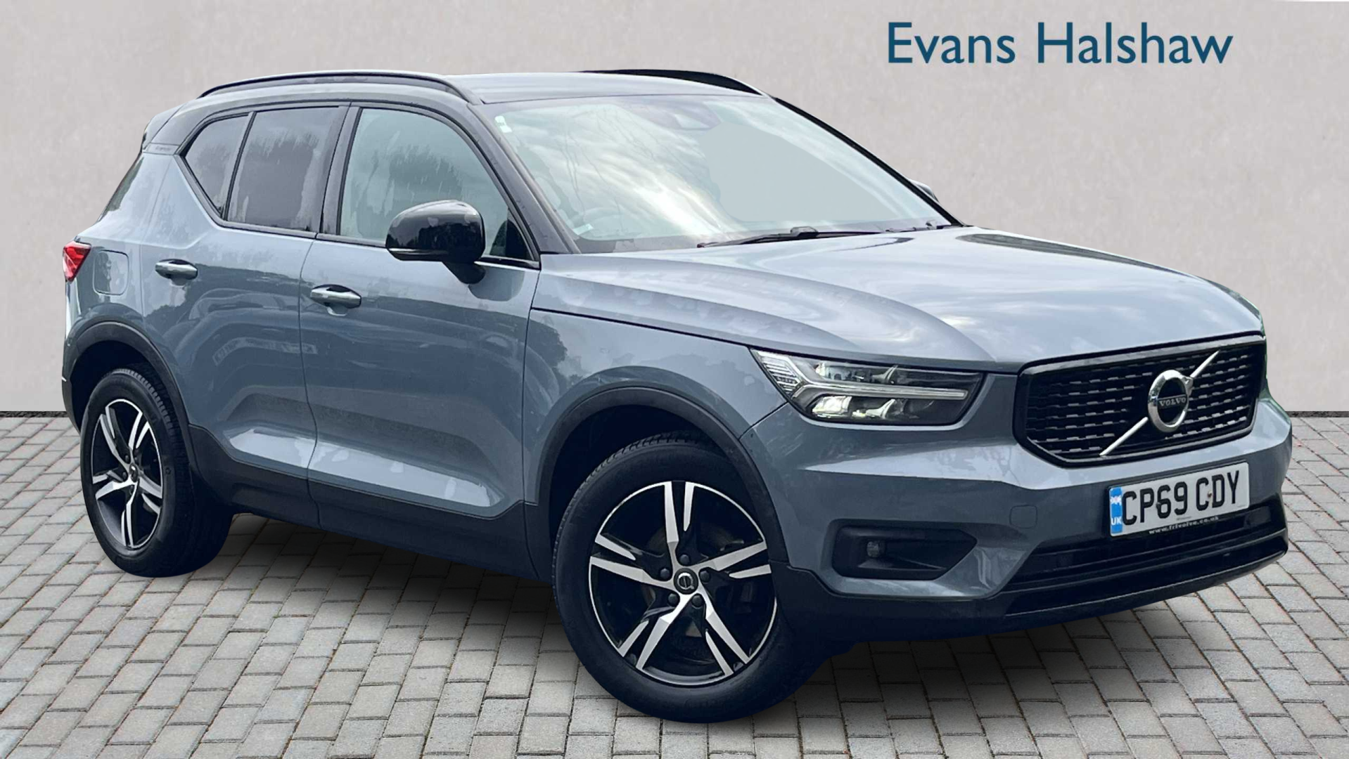 Main listing image - Volvo XC40
