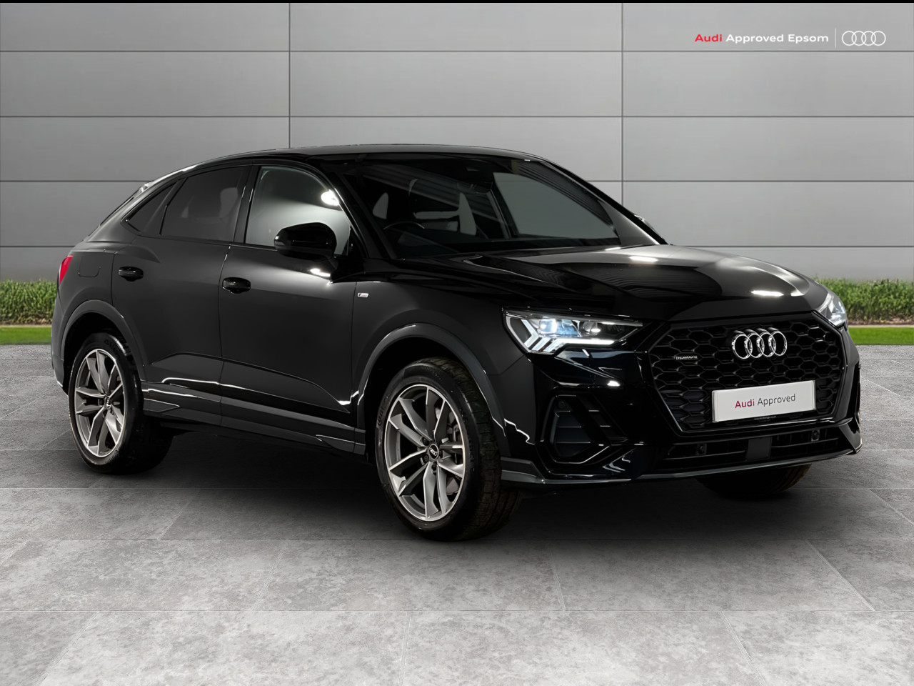 Main listing image - Audi Q3