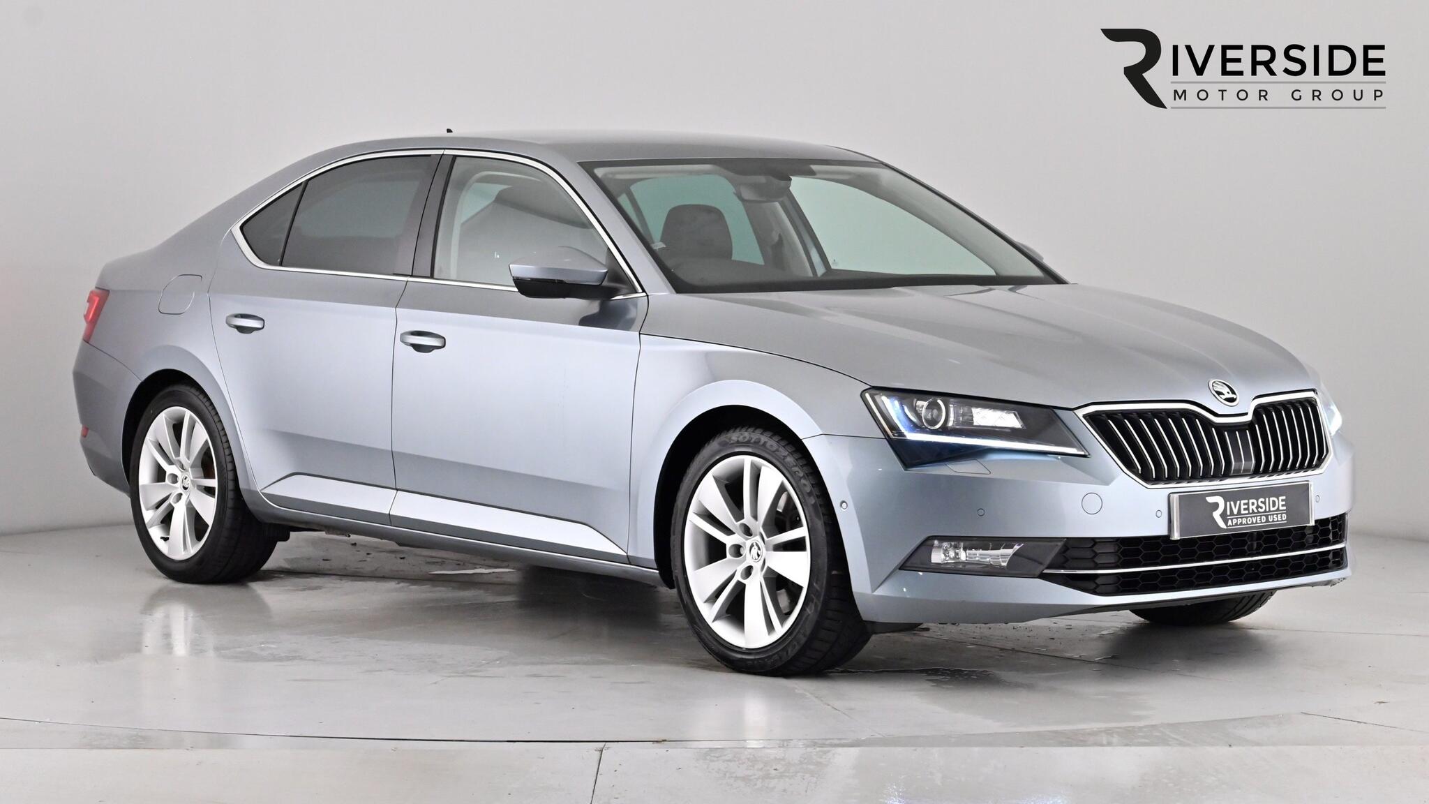 Main listing image - Skoda Superb