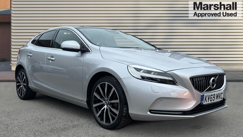 Main listing image - Volvo V40