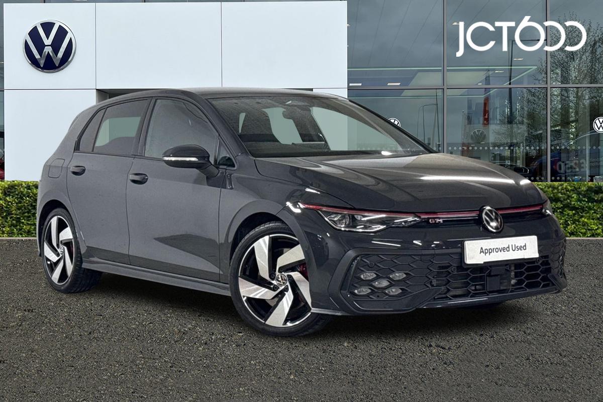 Main listing image - Volkswagen Golf