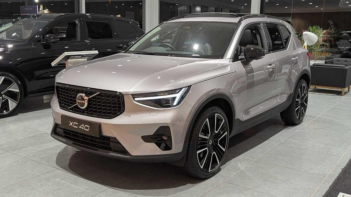 Main listing image - Volvo XC40