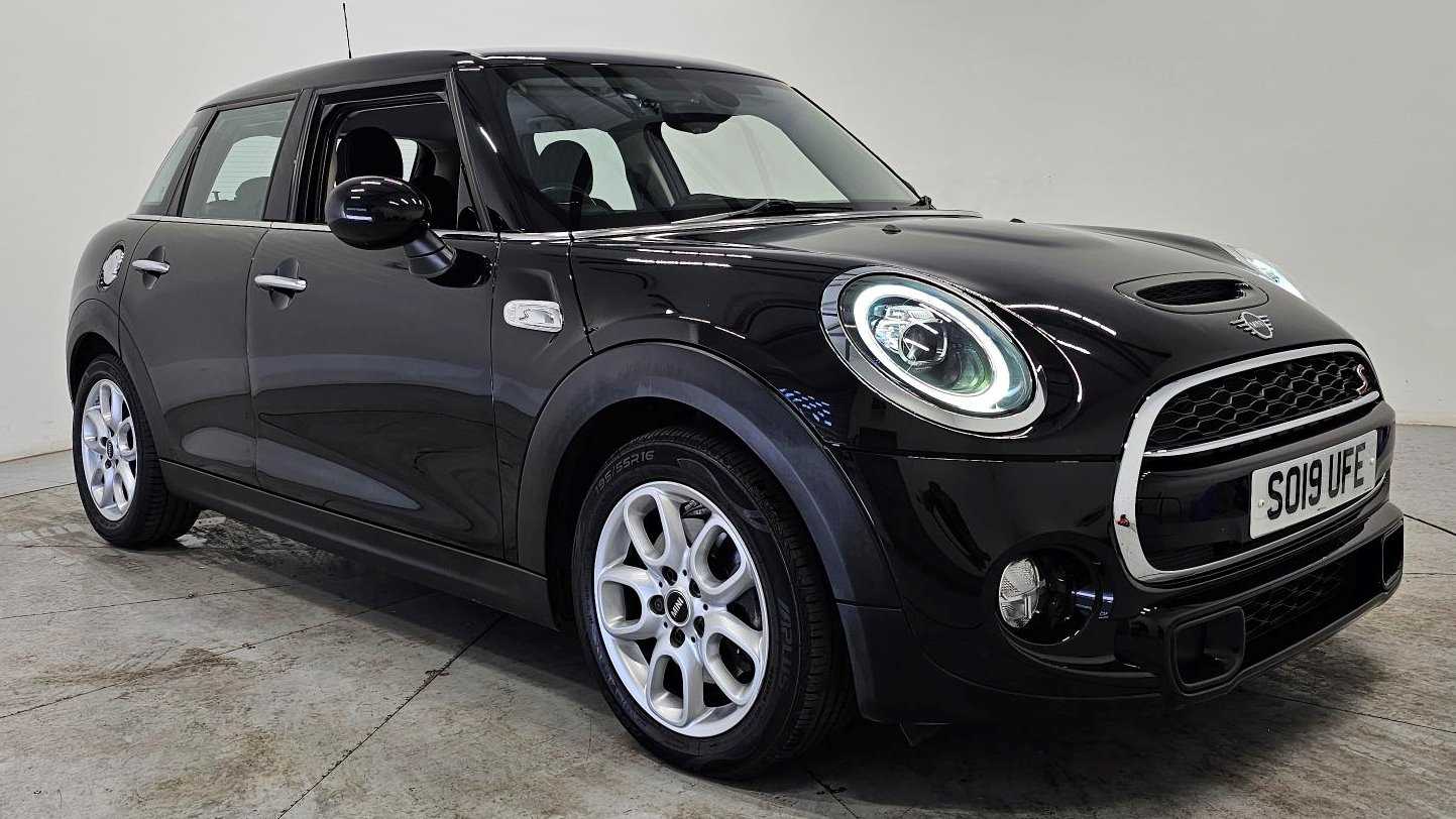 Main listing image - MINI Hatchback 5dr
