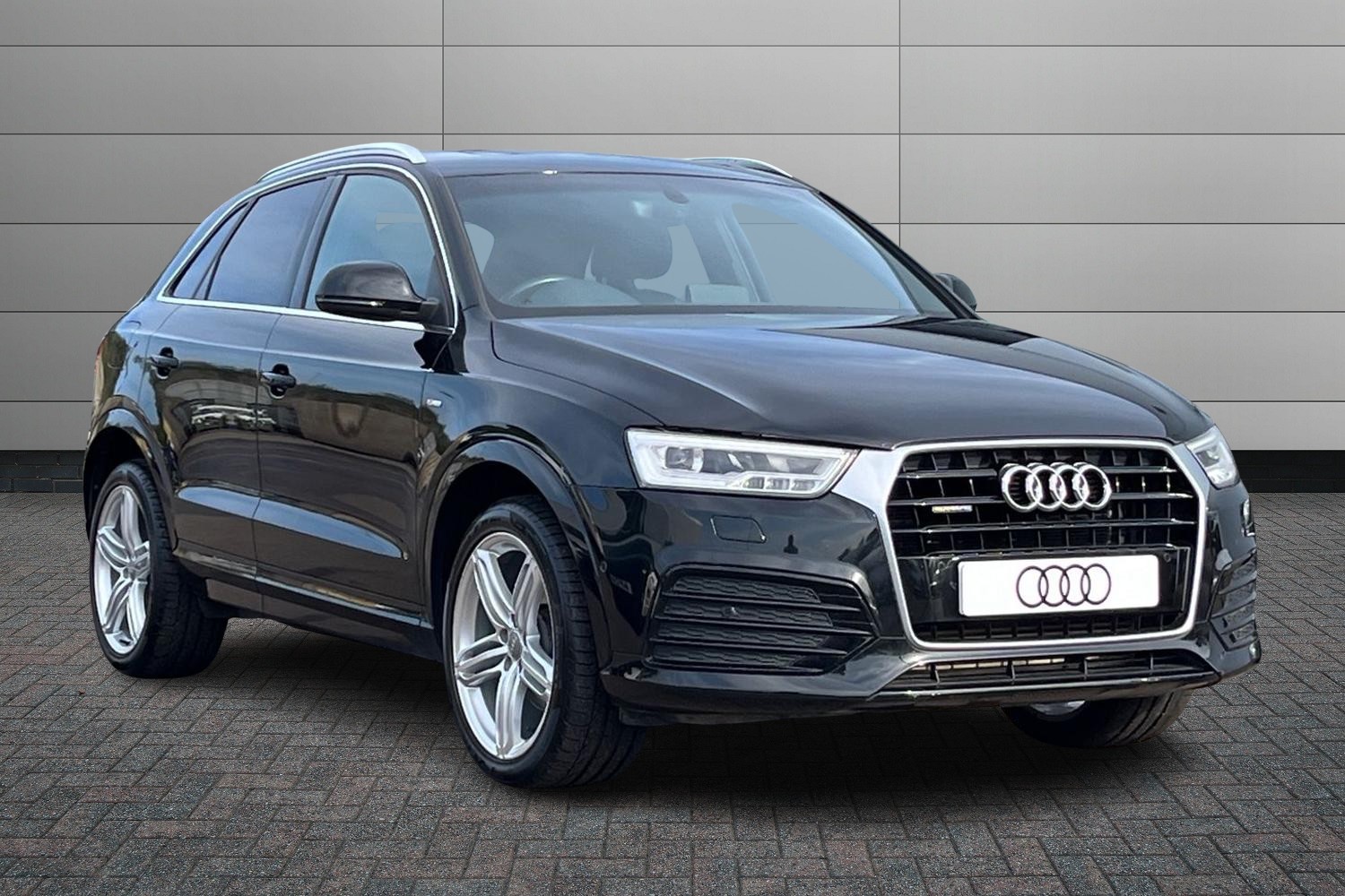 Main listing image - Audi Q3