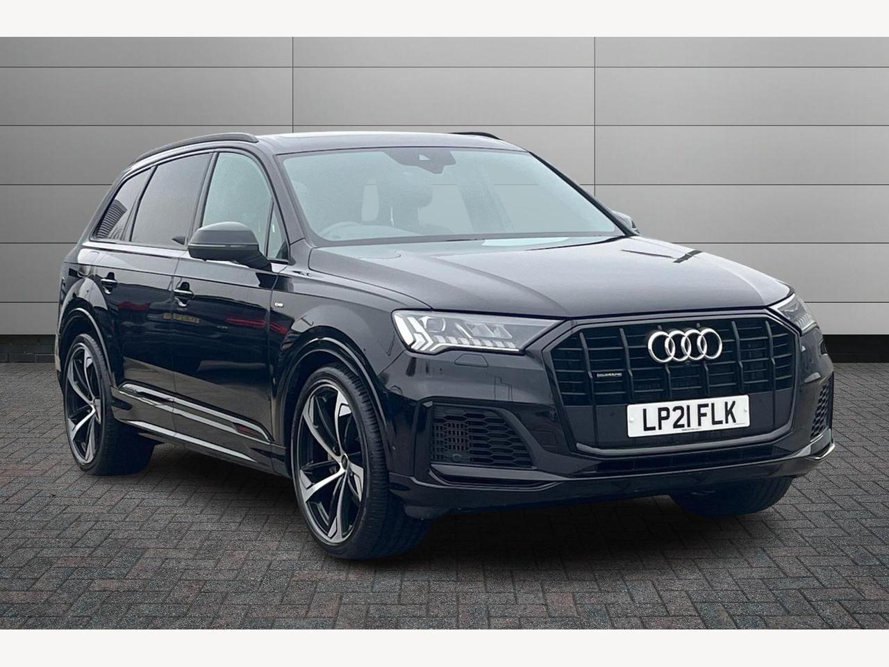 Main listing image - Audi Q7