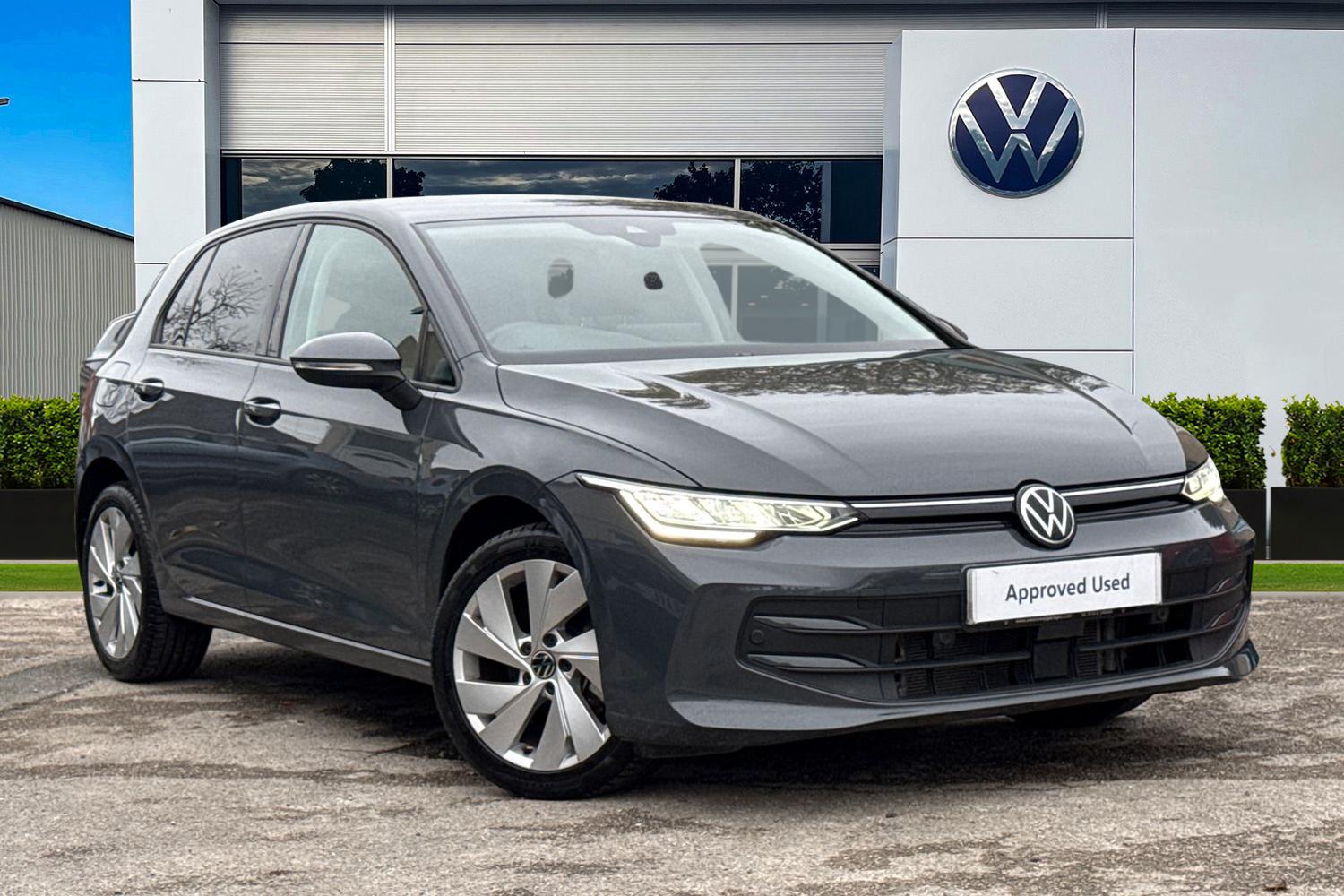 Main listing image - Volkswagen Golf
