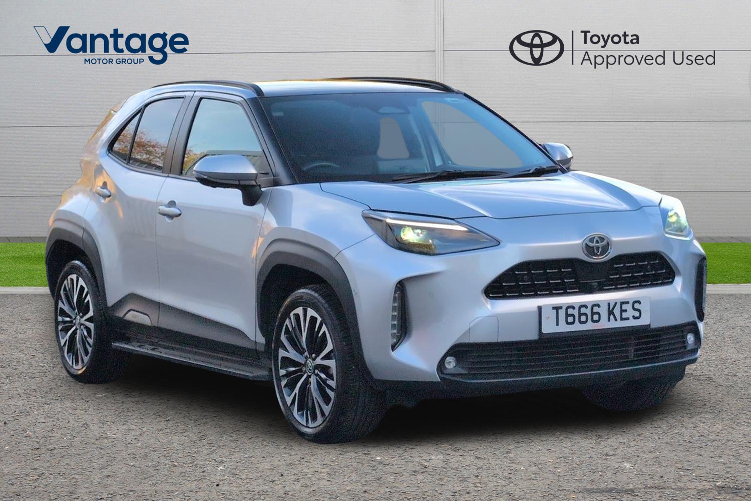 Main listing image - Toyota Yaris Cross