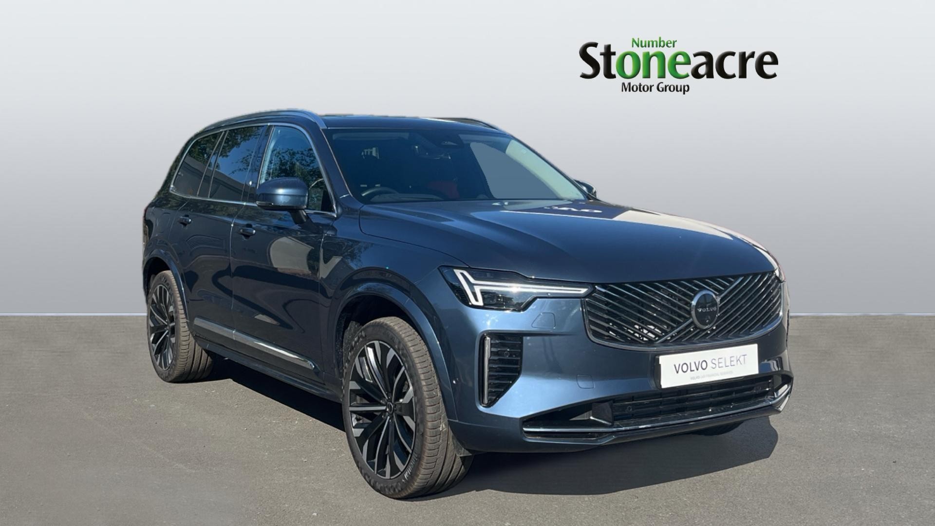 Main listing image - Volvo XC90