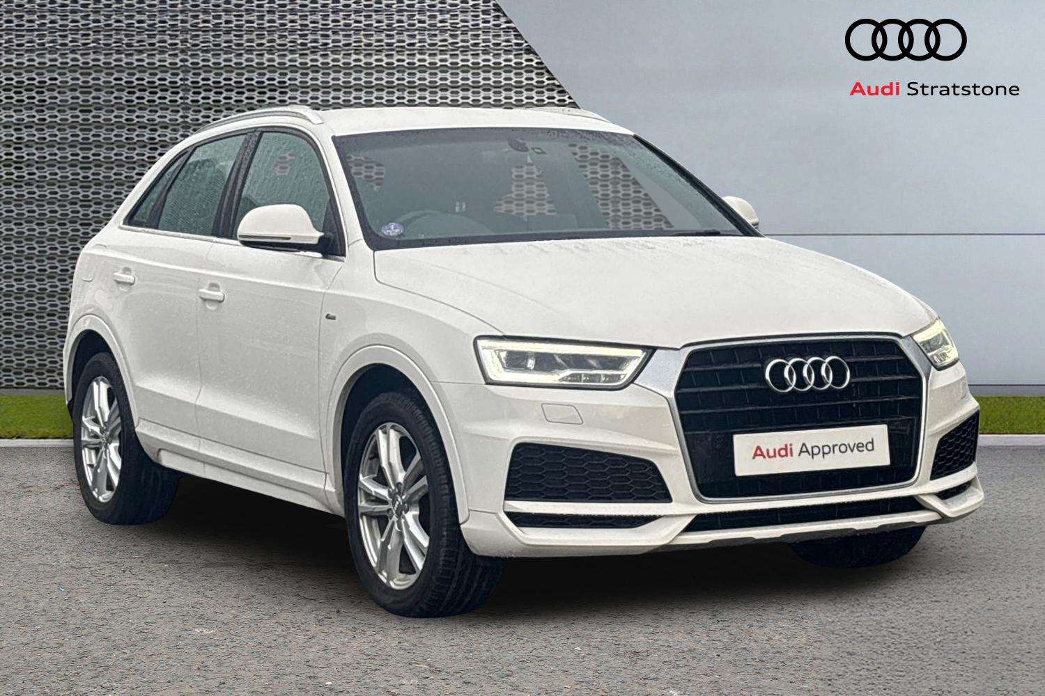 Main listing image - Audi Q3
