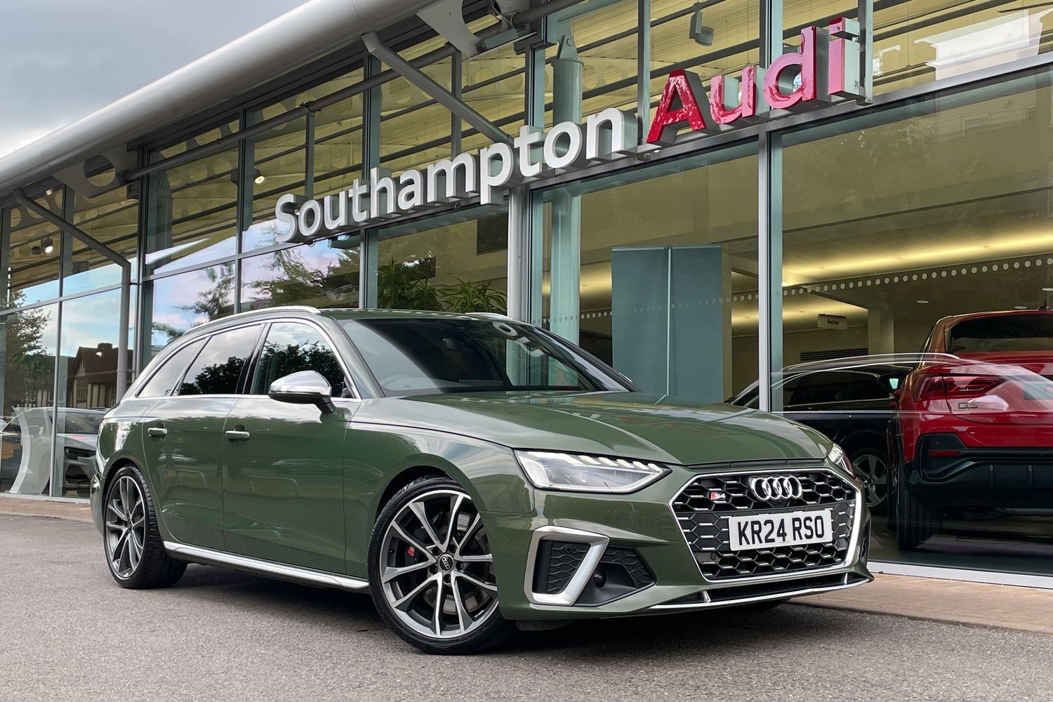 Main listing image - Audi S4