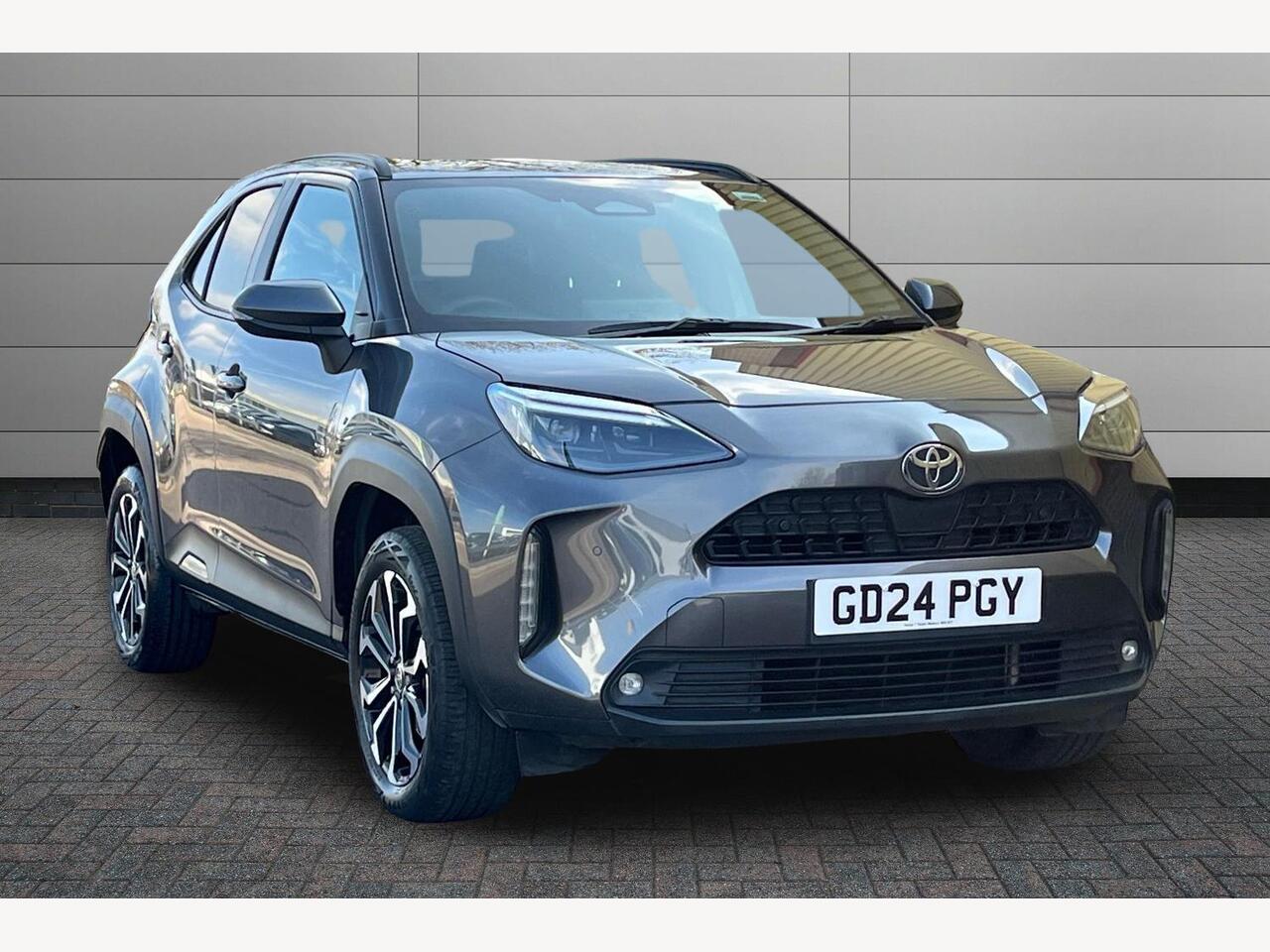 Main listing image - Toyota Yaris Cross