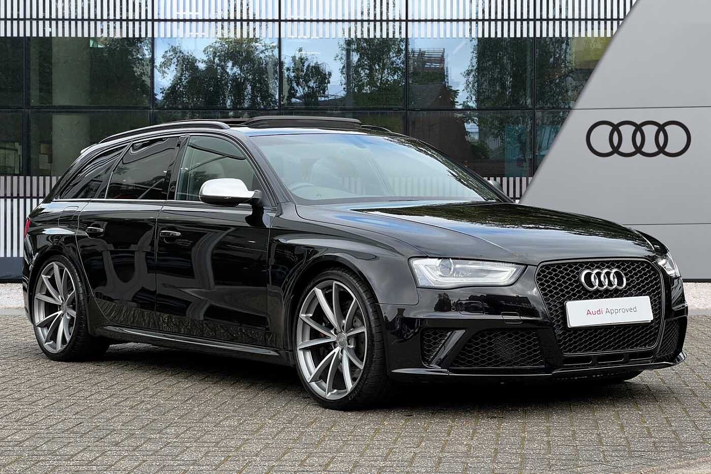 Main listing image - Audi RS4