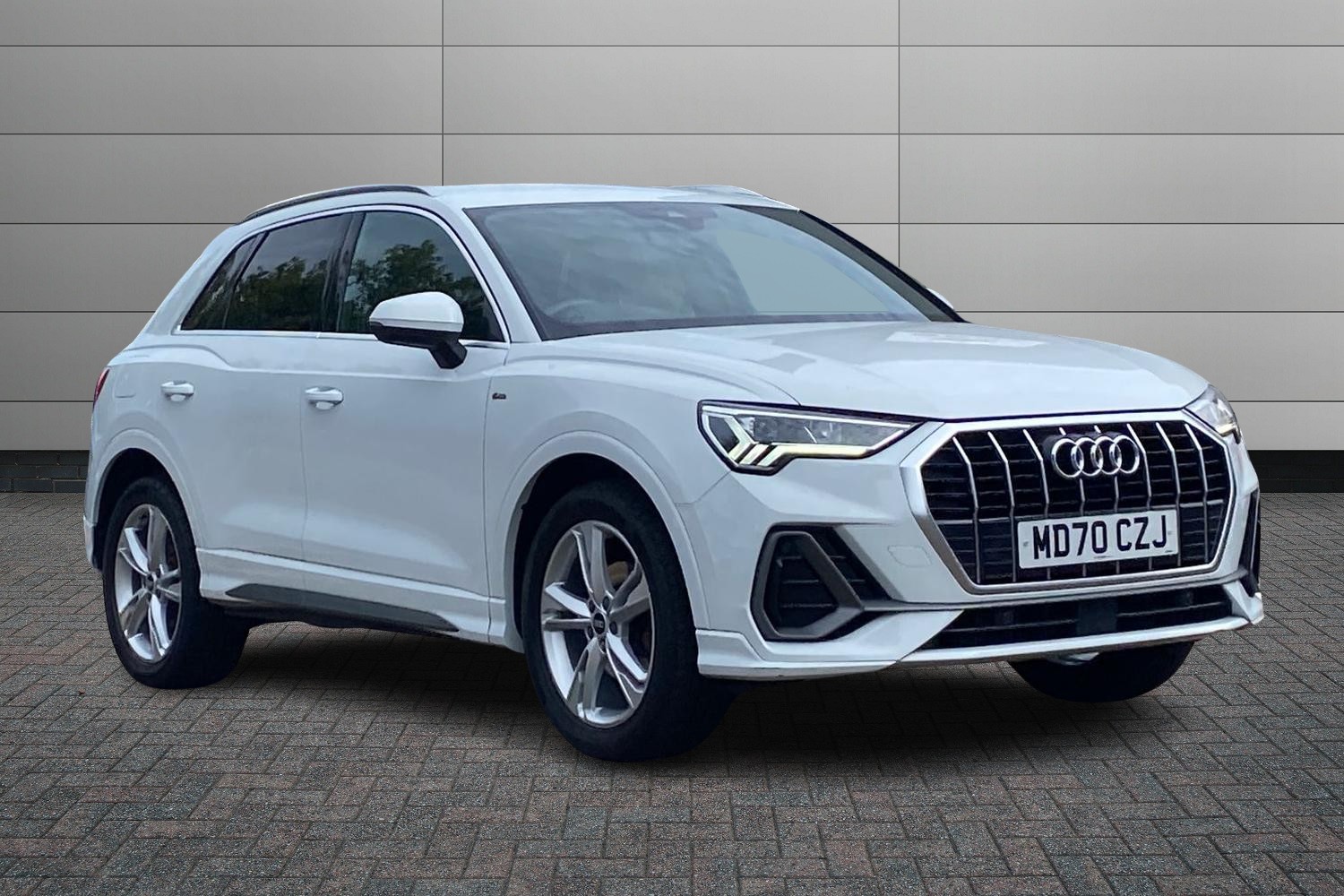 Main listing image - Audi Q3