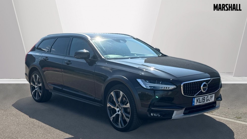 Main listing image - Volvo V90 Cross Country