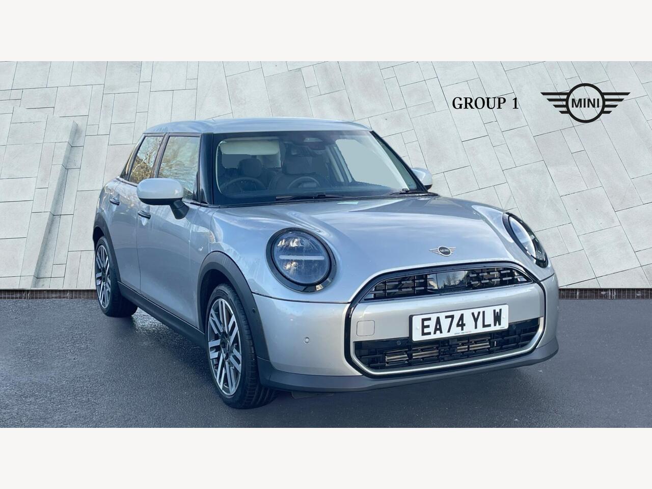 Main listing image - MINI Hatchback 5dr