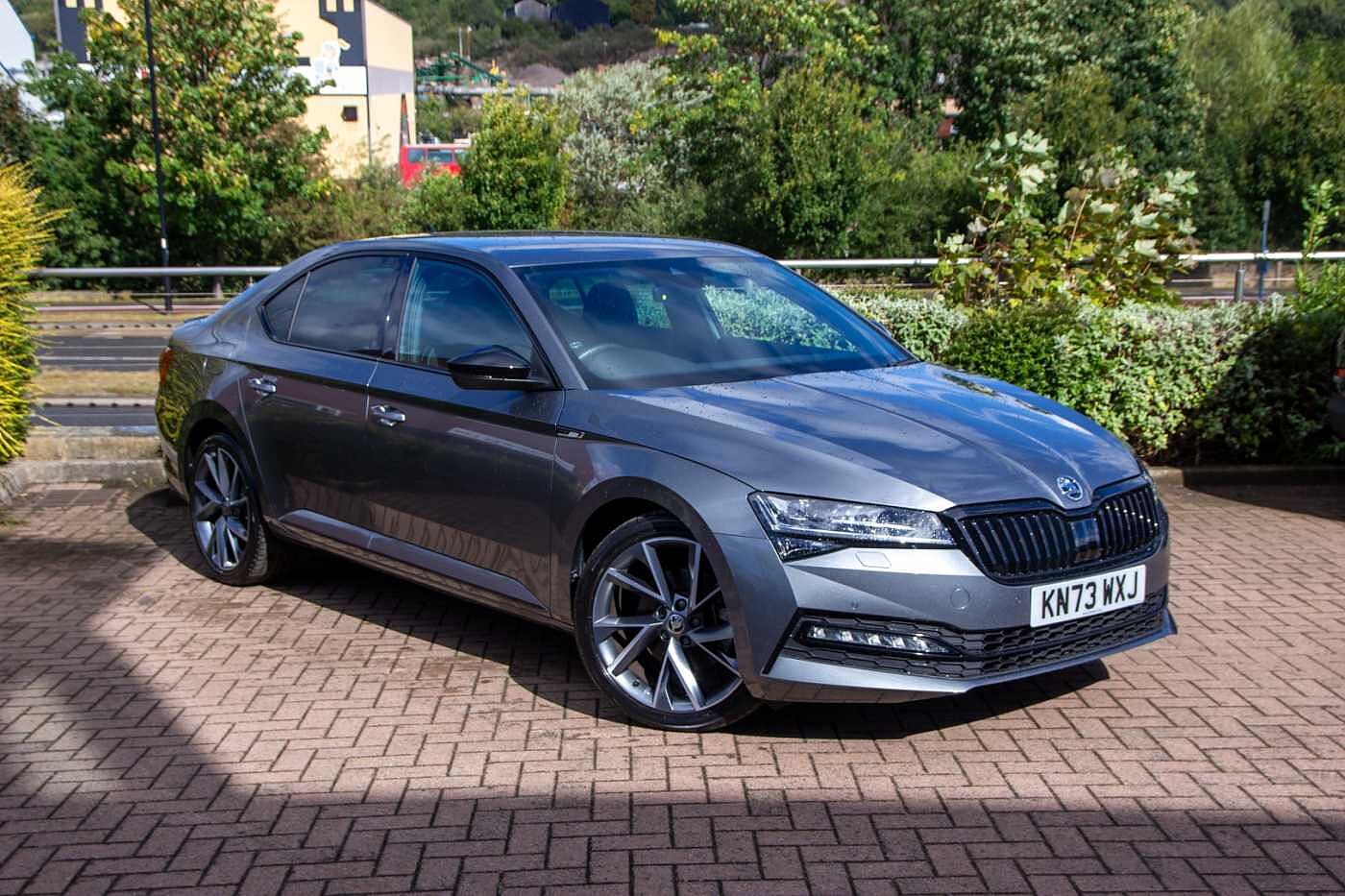 Main listing image - Skoda Superb