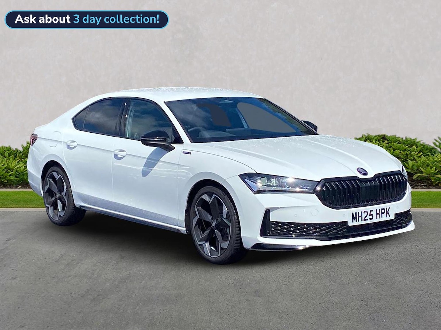 Main listing image - Skoda Superb