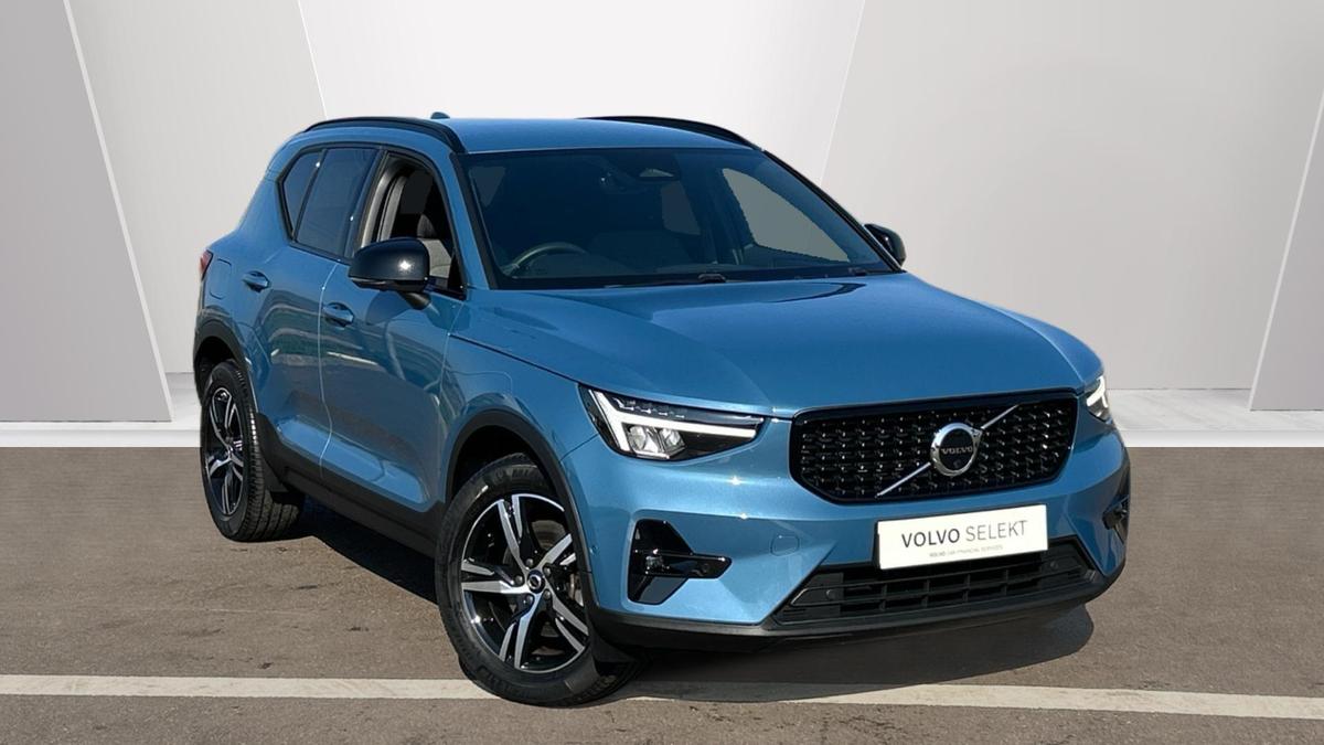 Main listing image - Volvo XC40