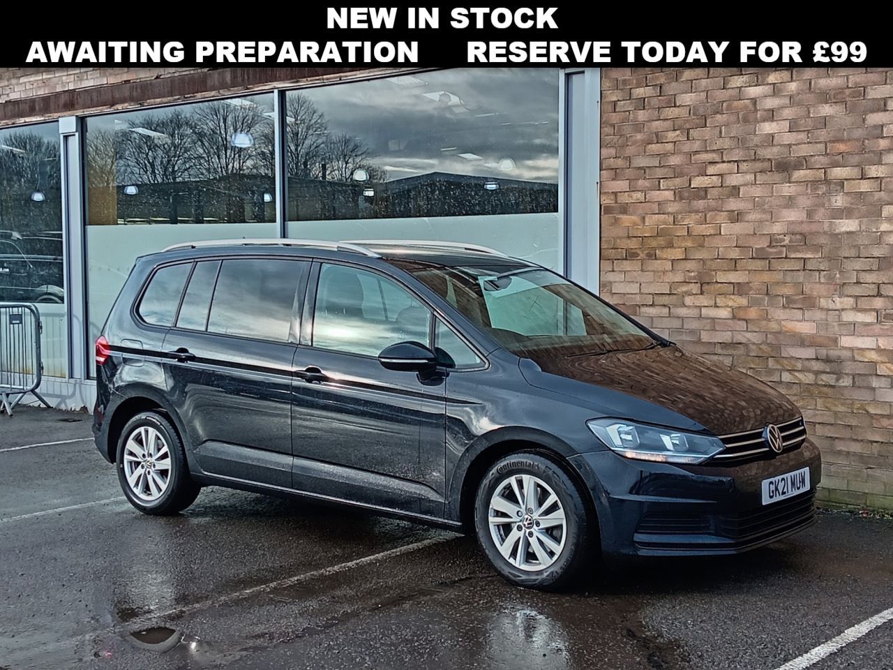 Main listing image - Volkswagen Touran