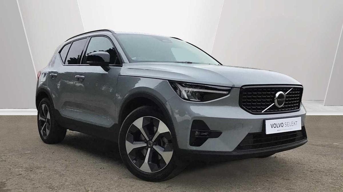 Main listing image - Volvo XC40