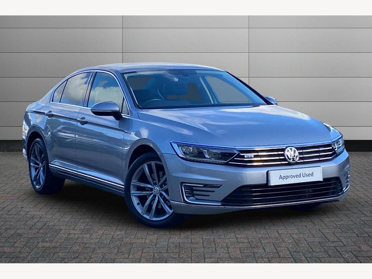 Main listing image - Volkswagen Passat GTE