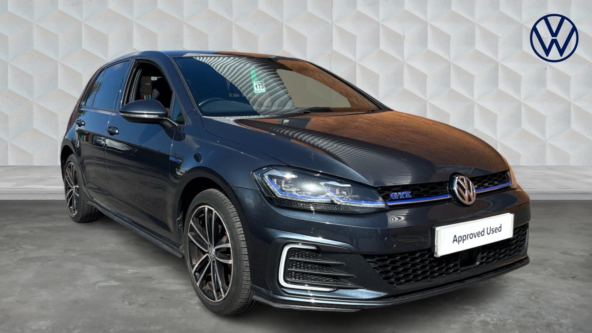 Main listing image - Volkswagen Golf GTE