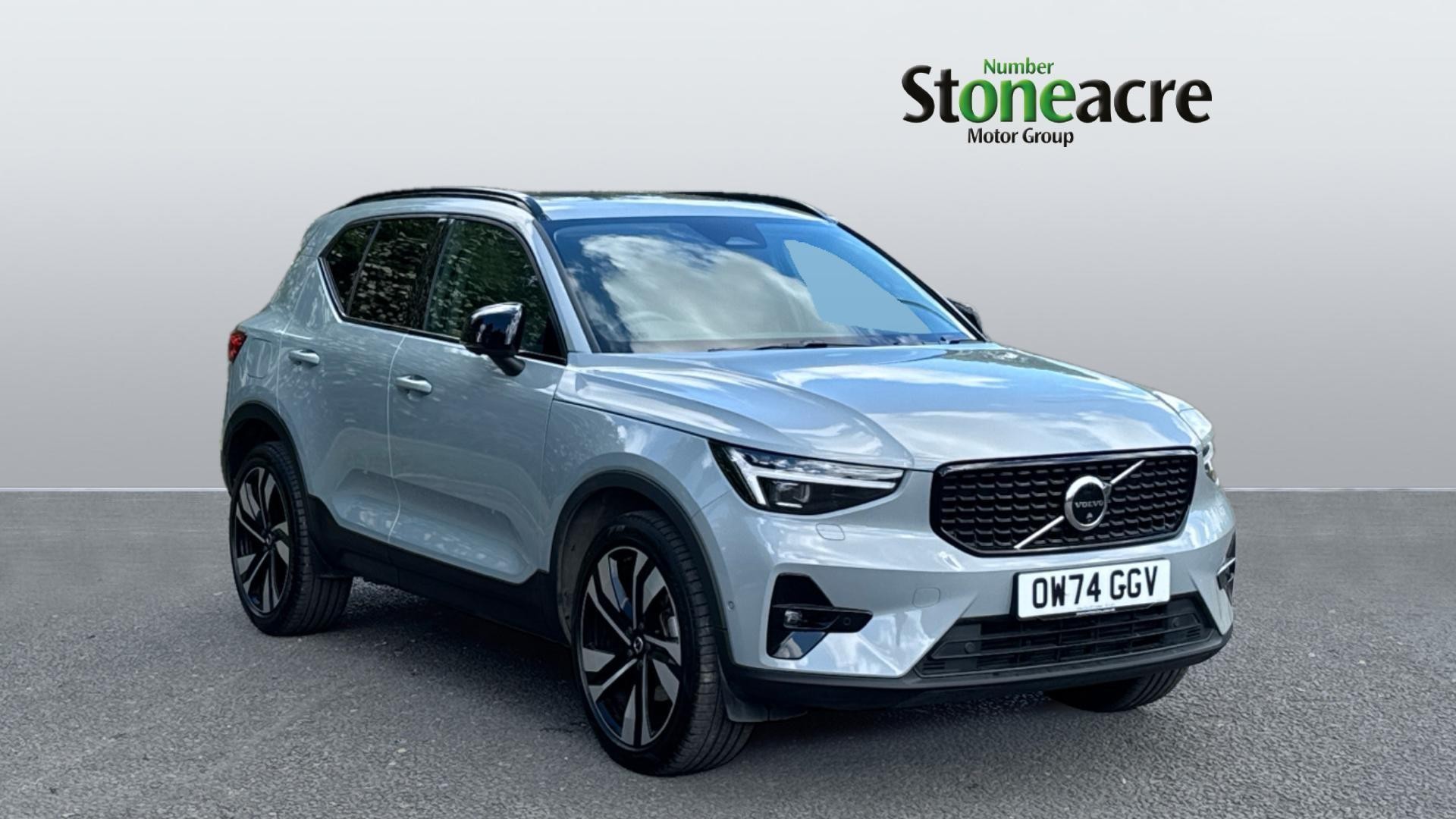 Main listing image - Volvo XC40