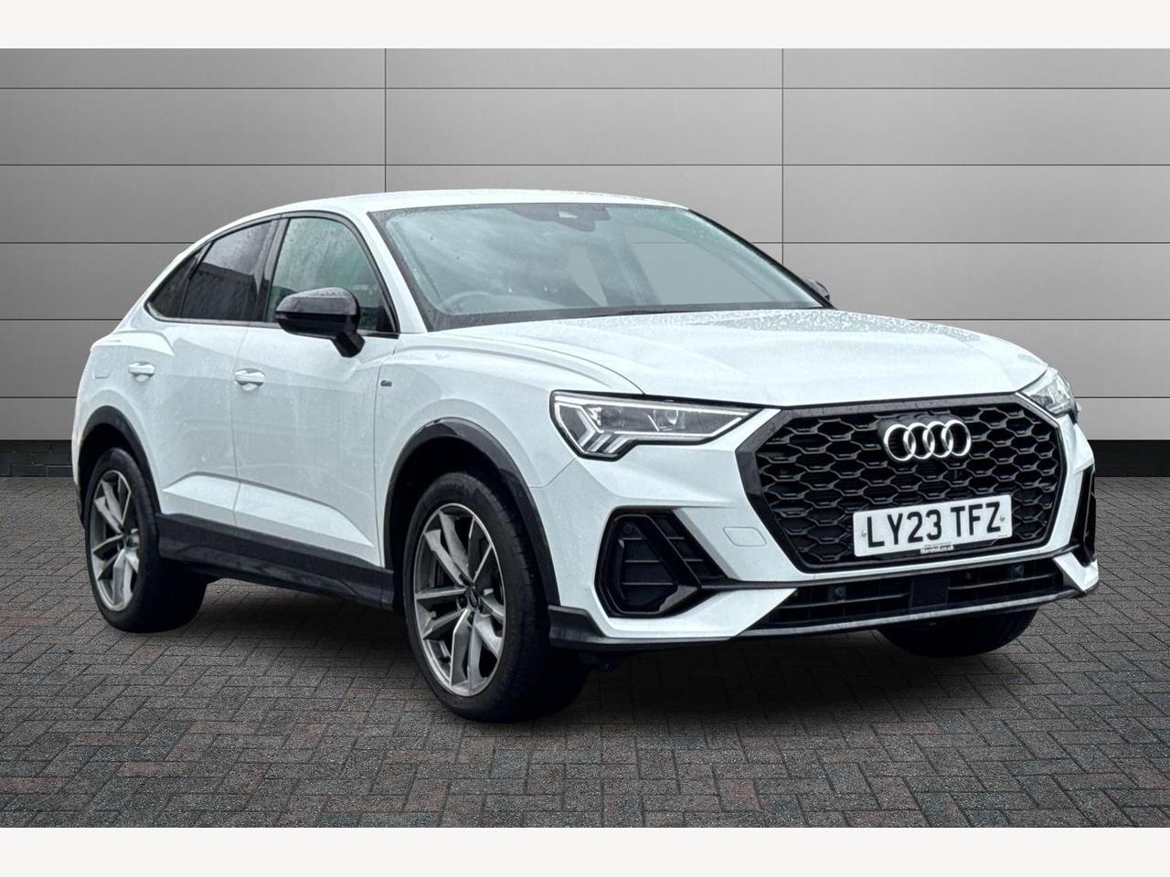 Main listing image - Audi Q3
