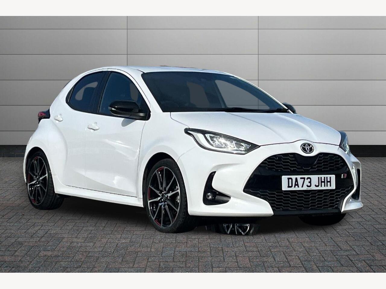 Main listing image - Toyota Yaris