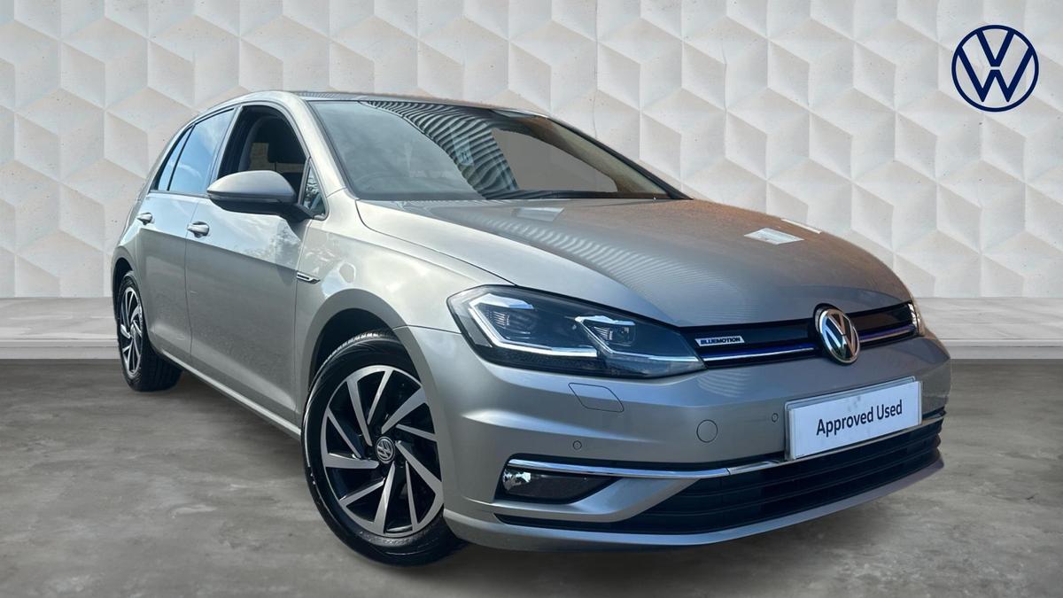 Main listing image - Volkswagen Golf