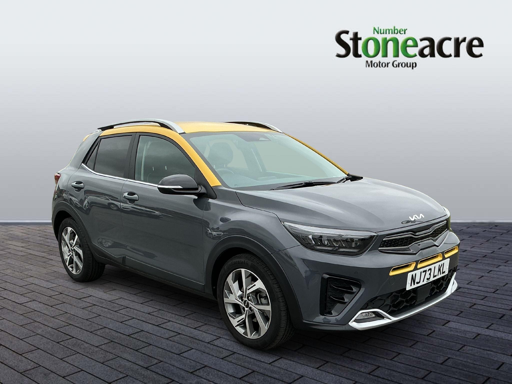 Main listing image - Kia Stonic