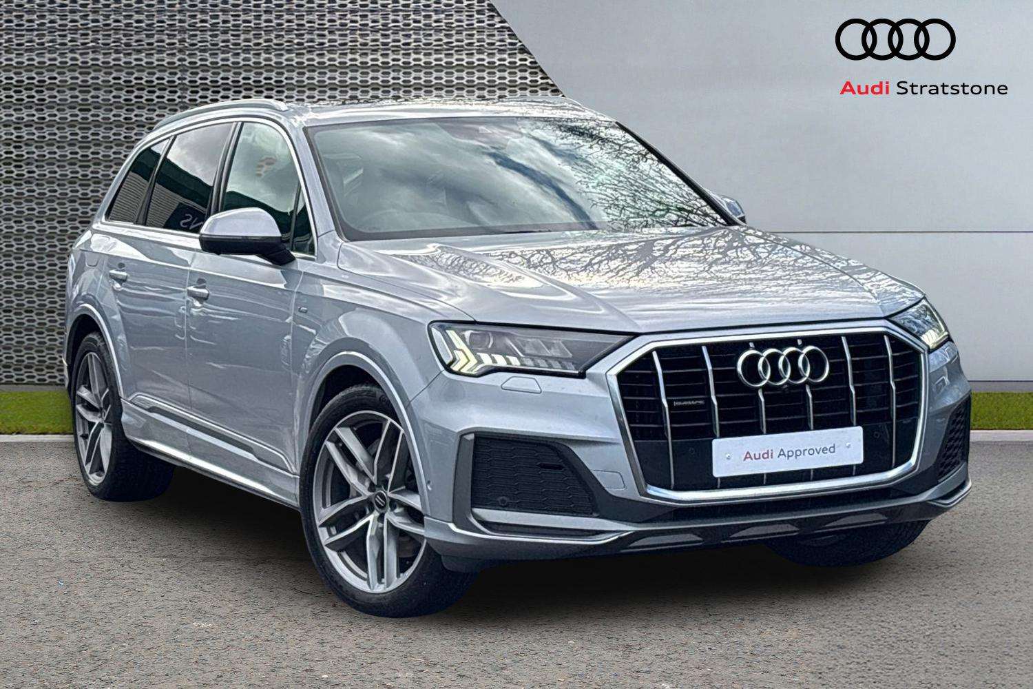 Main listing image - Audi Q7