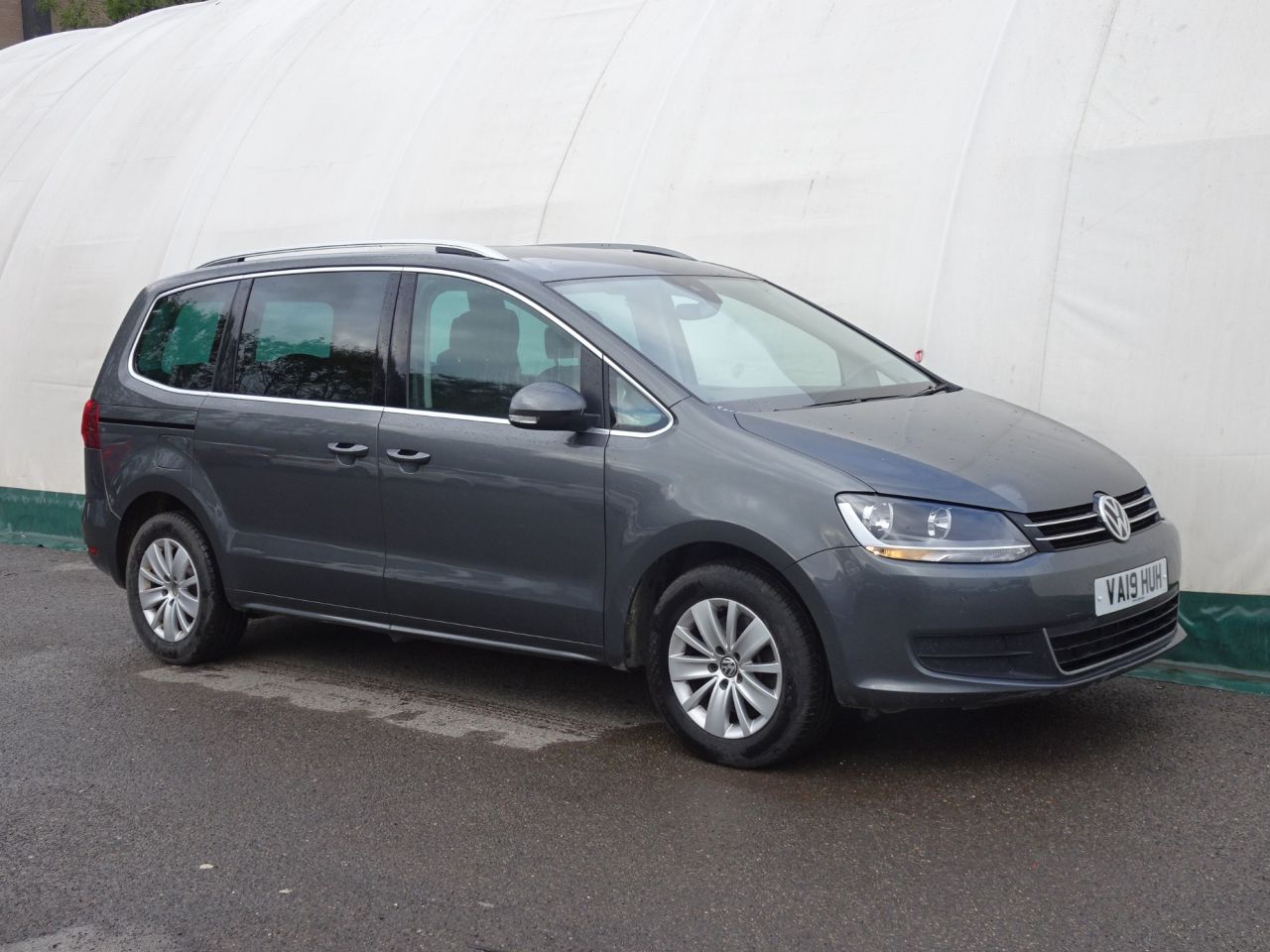 Main listing image - Volkswagen Sharan