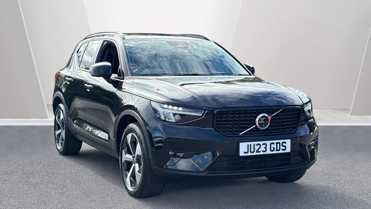 Main listing image - Volvo XC40