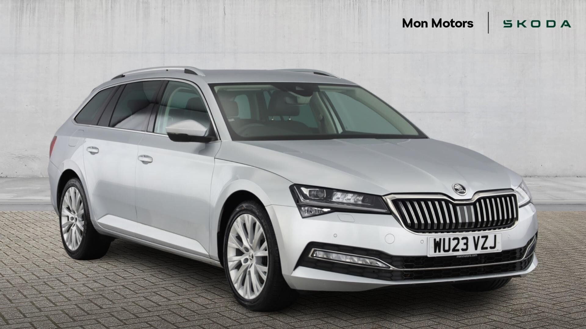 Main listing image - Skoda Superb