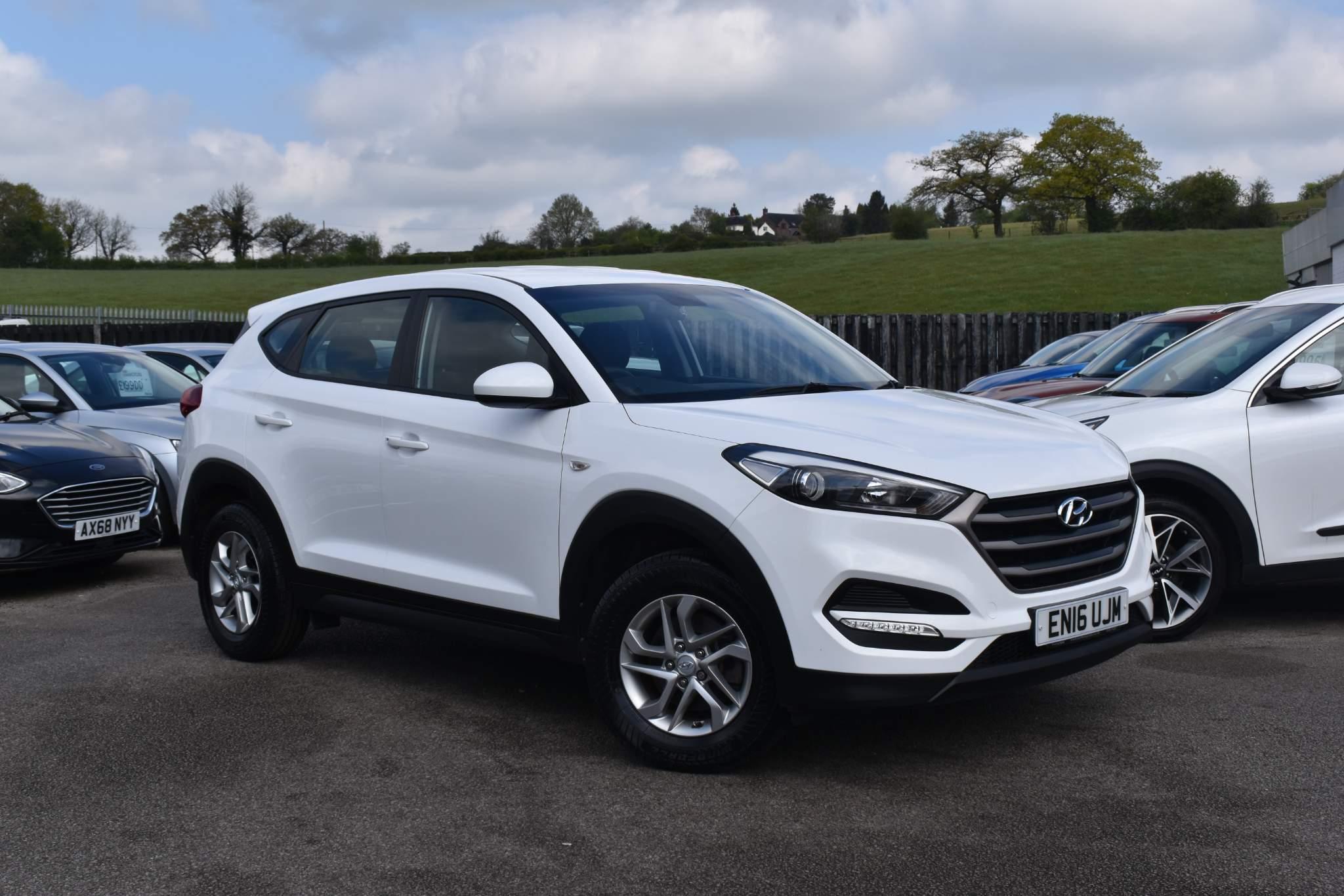 Main listing image - Hyundai Tucson