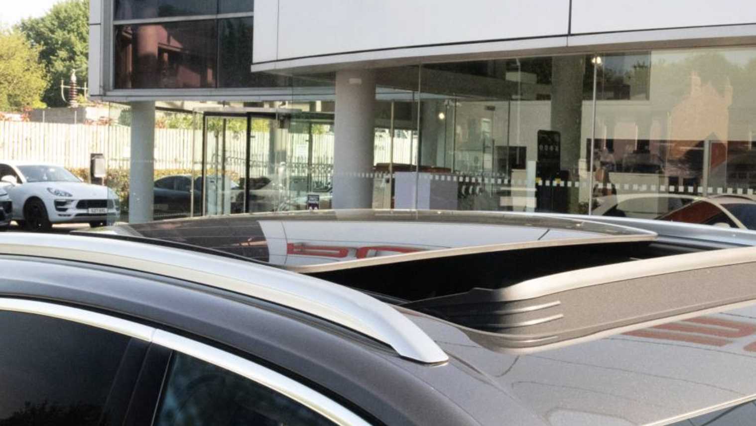 Main listing image - Porsche Cayenne