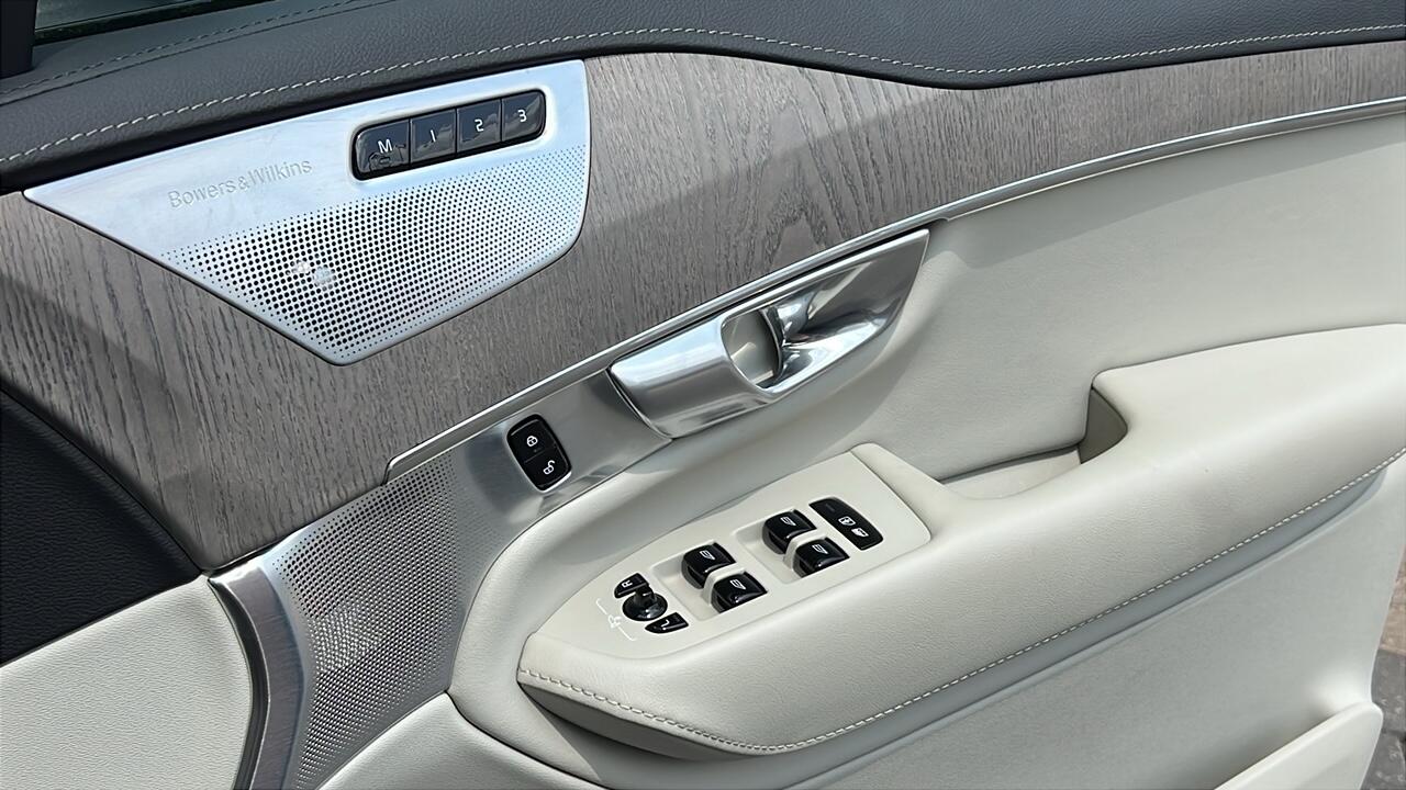 Main listing image - Volvo XC90