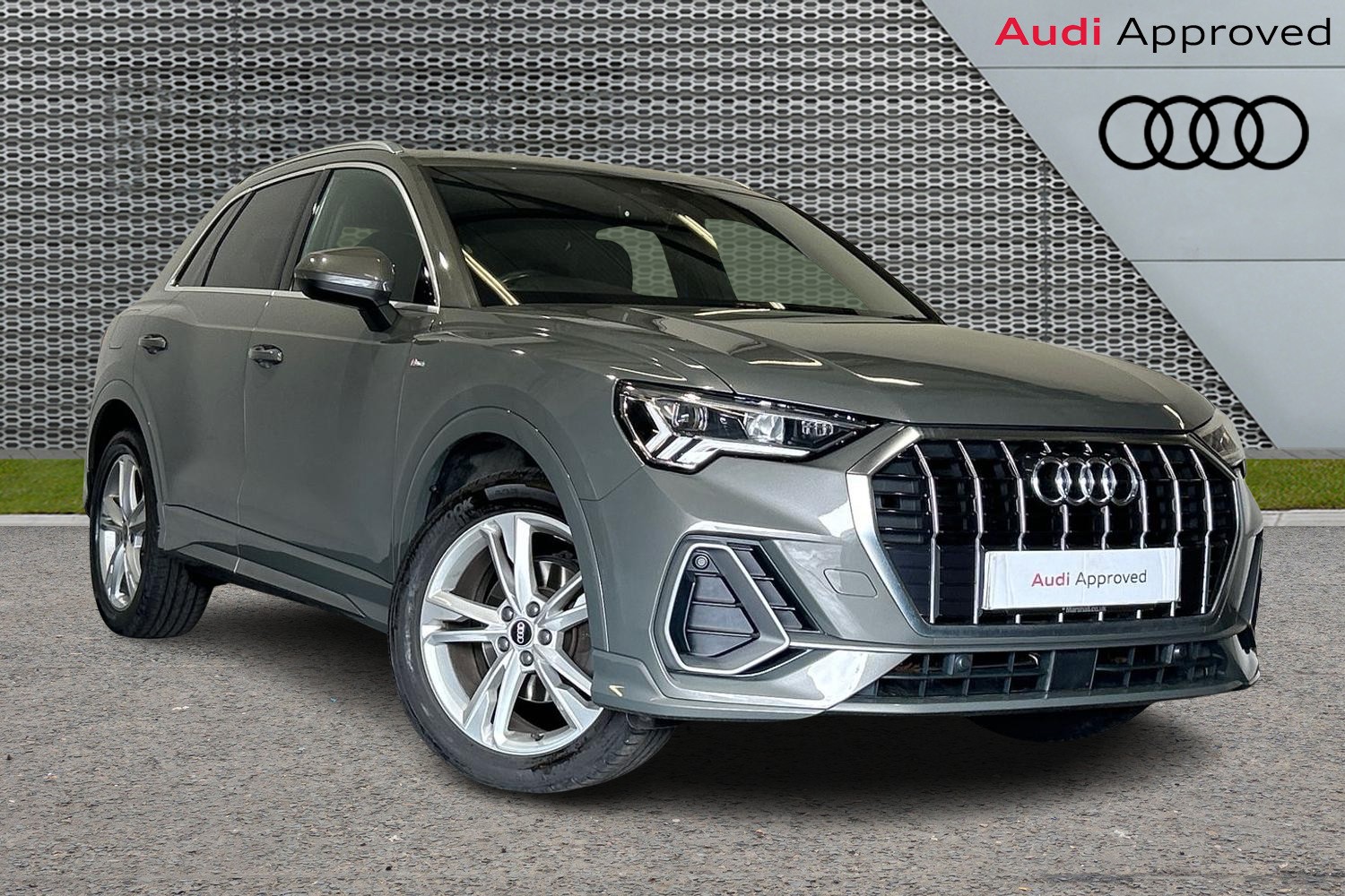 Main listing image - Audi Q3