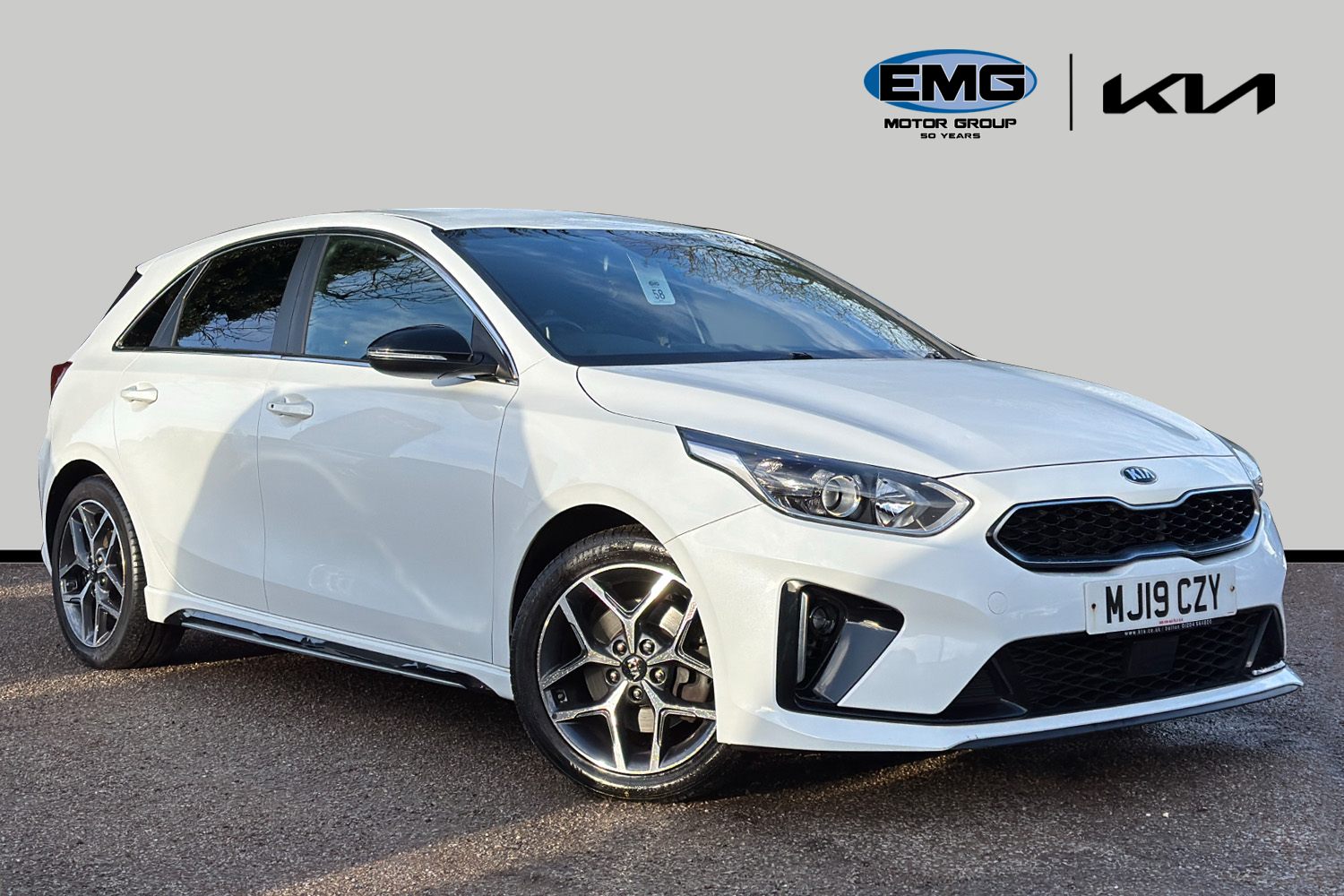 Main listing image - Kia Ceed