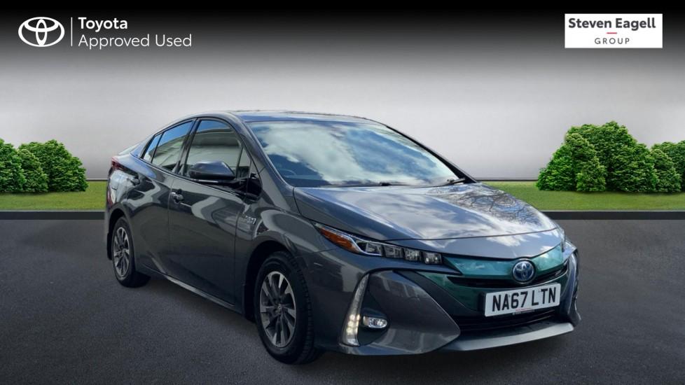 Main listing image - Toyota Prius Plug-In